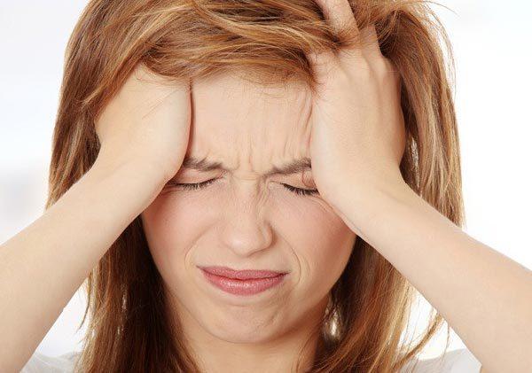 آشنایی با علل انواع سر درد / سر درد در هر قسمت سر نشانه چیست؟