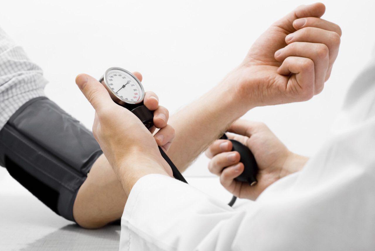 بهترین زمان گرفتن فشار خون چه تایمی است؟ | فشار خون بالا چه زمانی بروز میدهد؟