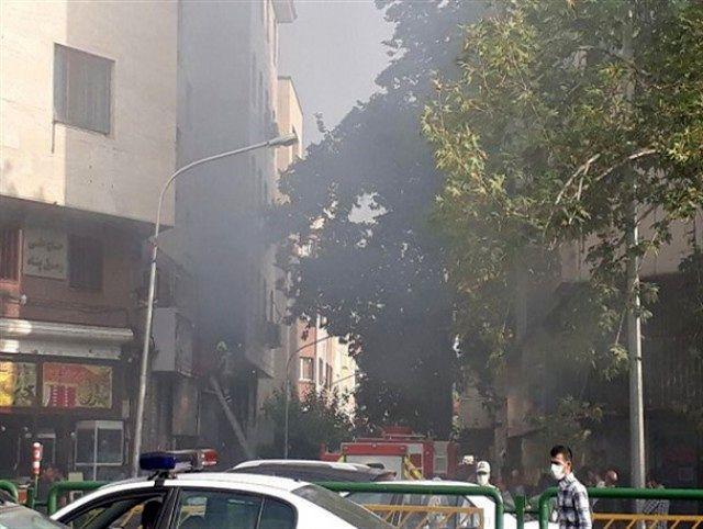 بازهم آتش سوزی در تهران/خیابان انقلاب آتش گرفت