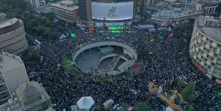 تصاویری از تجمع در میدان ولیعصر | تصاویر باورنکردی