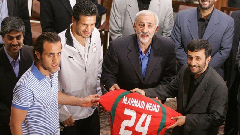 علی دایی: احمدی‌نژاد که به ورزشگاه آمد گفتم باختیم! / صحبت های باورنکردنی اسطوره تیم ملی ایران