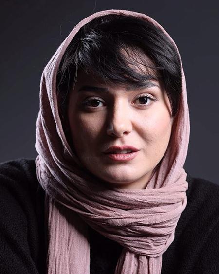 توضیحات جنجالی خانوم بازیگر در رابطه با بی حجابیش در مجلس مذهبی+فیلم لورفته