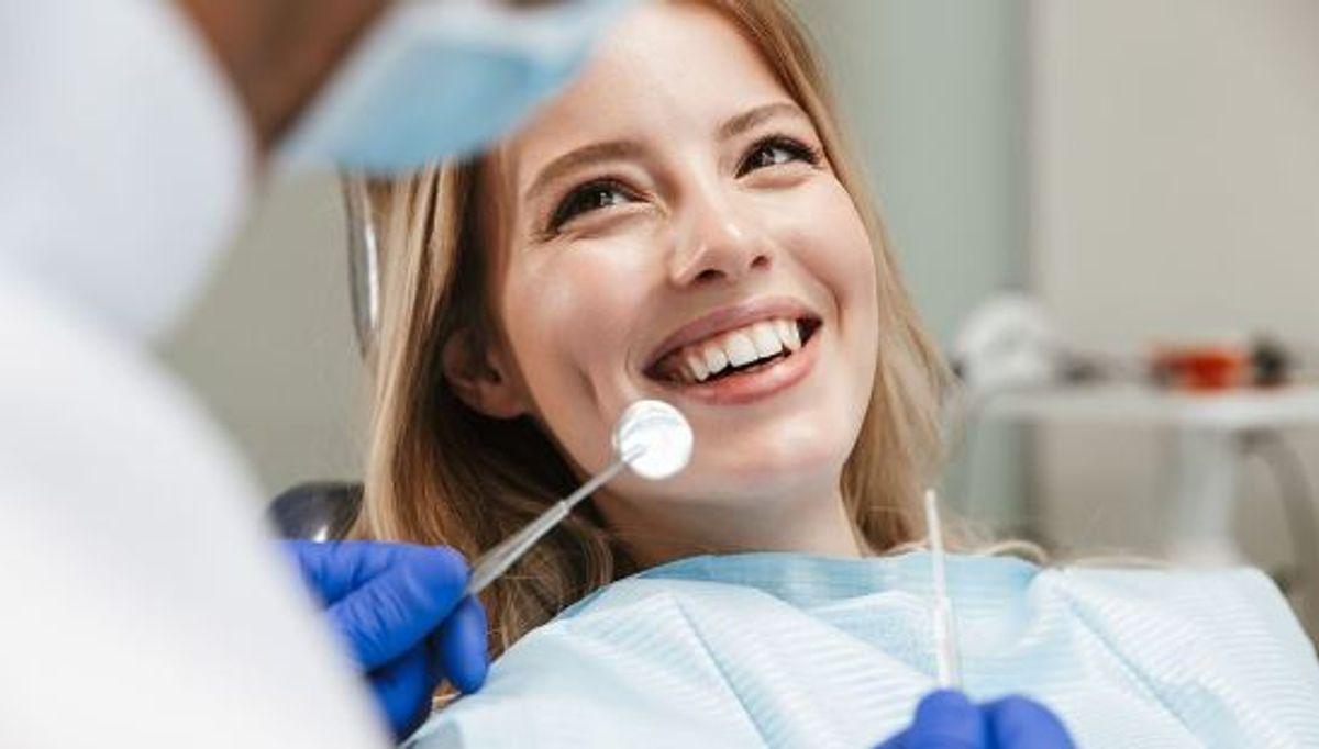 خدمات دندانپزشکی با تخفیف‌های ویژه در دکترتو کلینیک