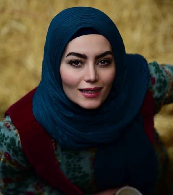 عکس بی حجاب هدیه بازوند بازیگر ایرانی زیبا در سریال نون خ
