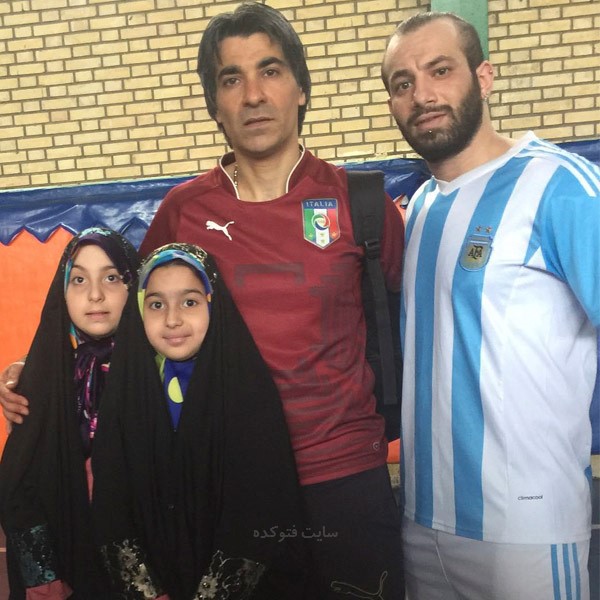 عکس امیر تتلو در کنار وحید شمسایی و دخترانش